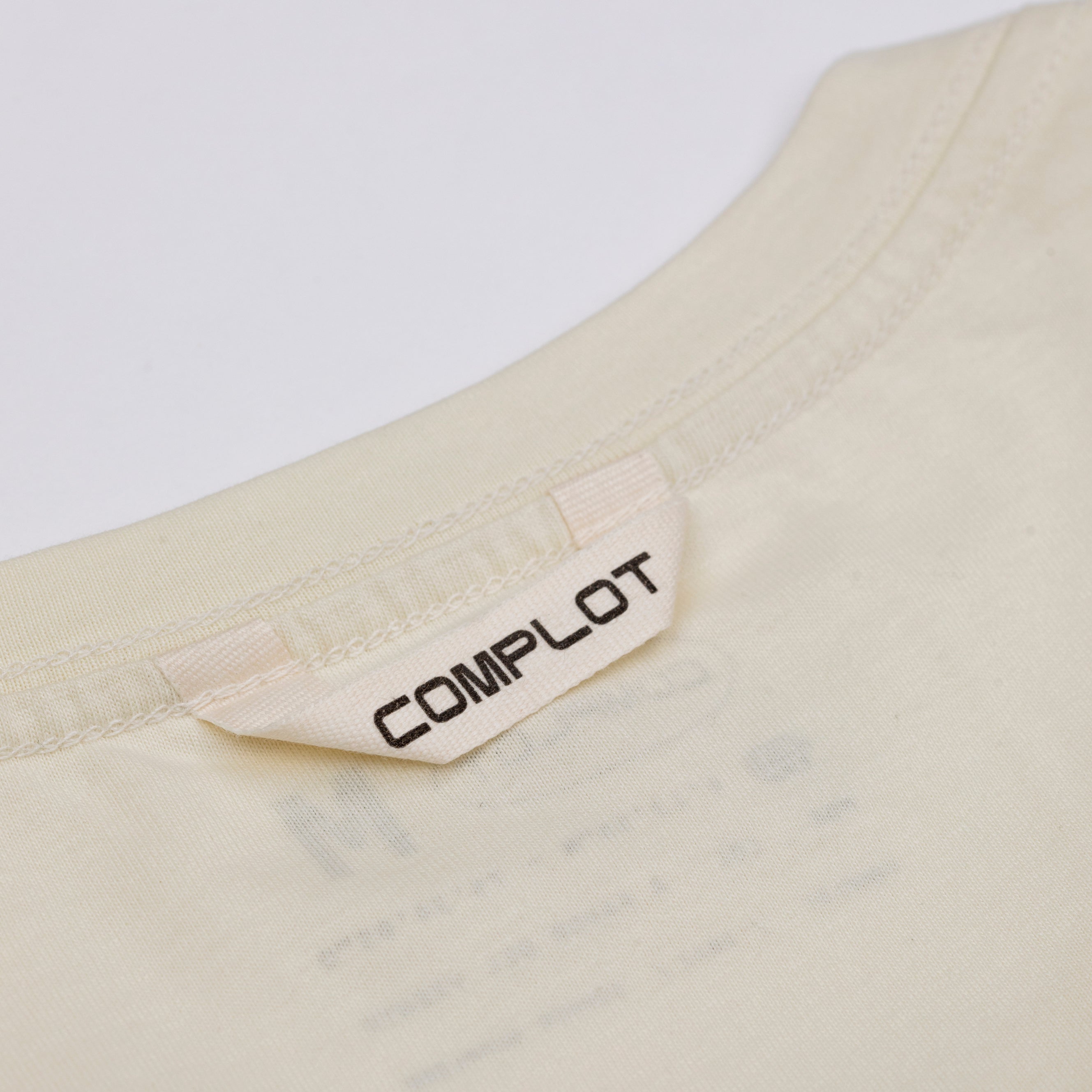 Camiseta Chica Complot