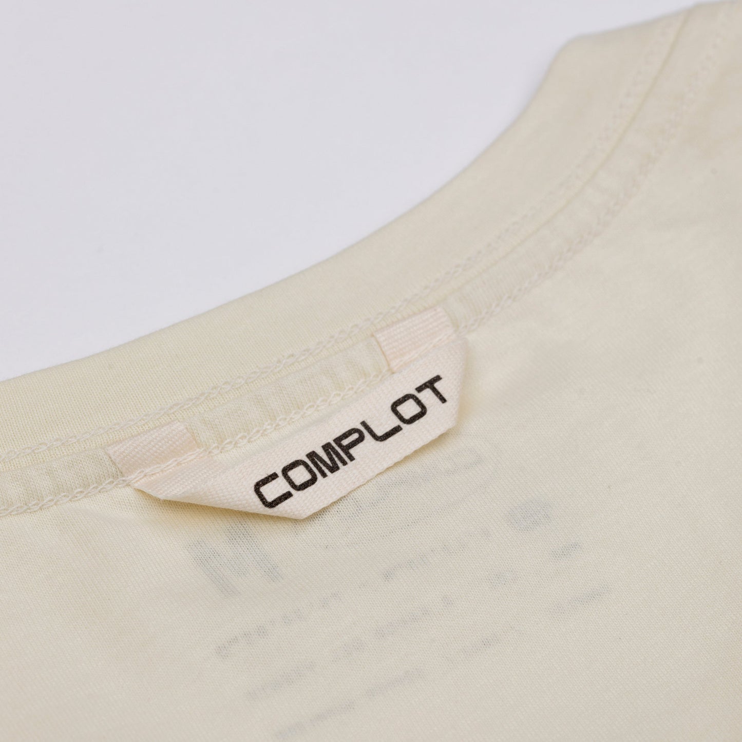Camiseta Chica Complot